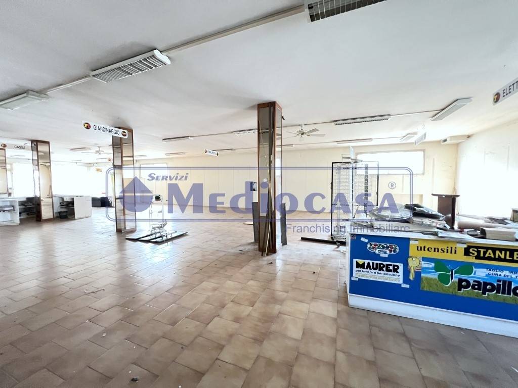 negozio in vendita a Rovigo in zona Borsea