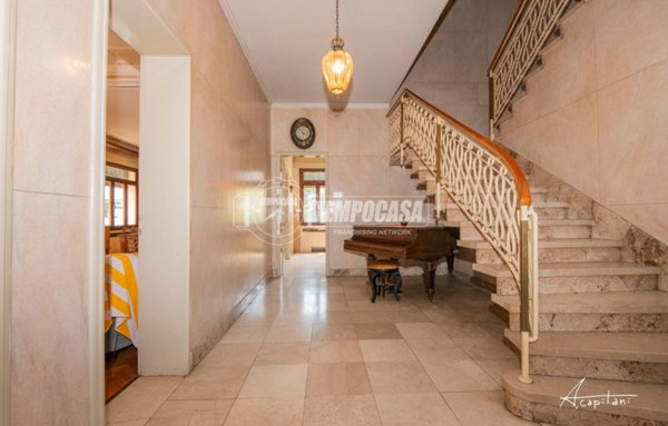 casa indipendente in vendita a Rovigo in zona Centro Storico