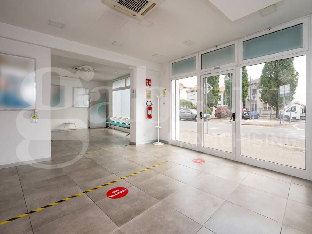 negozio in vendita a Rovigo in zona Centro Storico