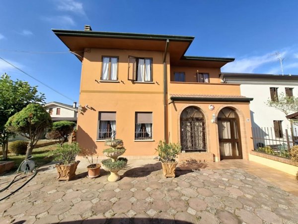 casa indipendente in vendita a Rovigo in zona Grignano Polesine
