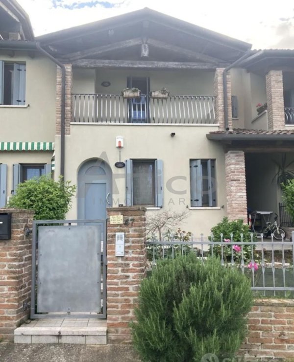 casa indipendente in vendita a Rovigo in zona San Pio X