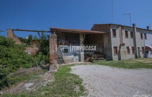 casa indipendente in vendita a Rovigo in zona Sarzano/Cantonazzo