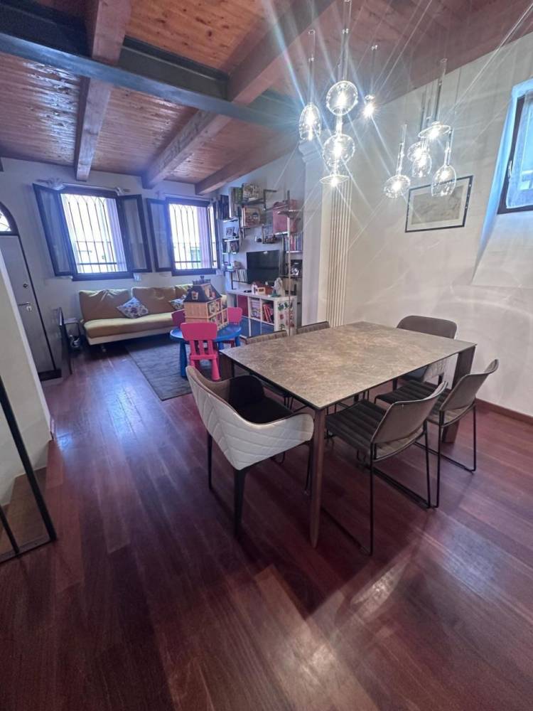 casa indipendente in vendita a Rovigo in zona Centro Storico