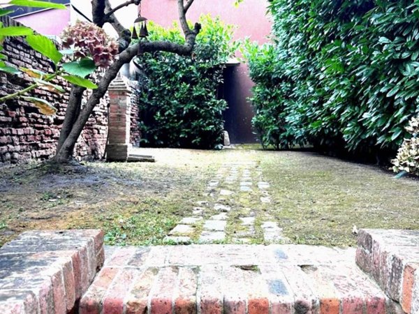 casa indipendente in vendita a Rovigo in zona Centro Storico