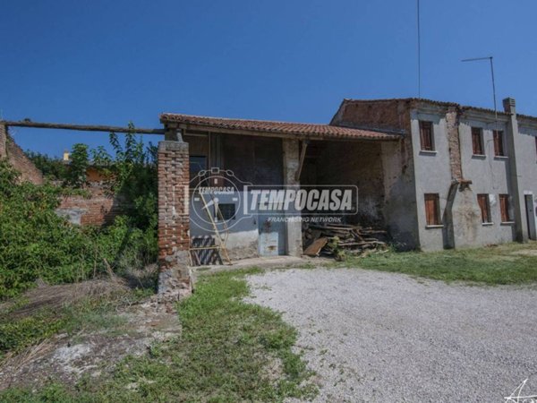 casa indipendente in vendita a Rovigo in zona Sarzano/Cantonazzo