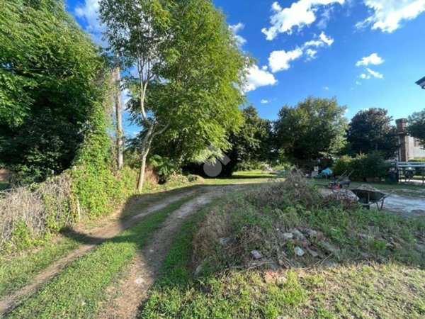 terreno edificabile in vendita a Rovigo in zona Boara Polesine