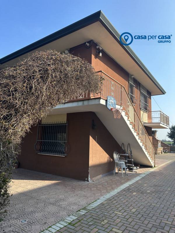 casa indipendente in vendita a Rovigo in zona Centro Storico