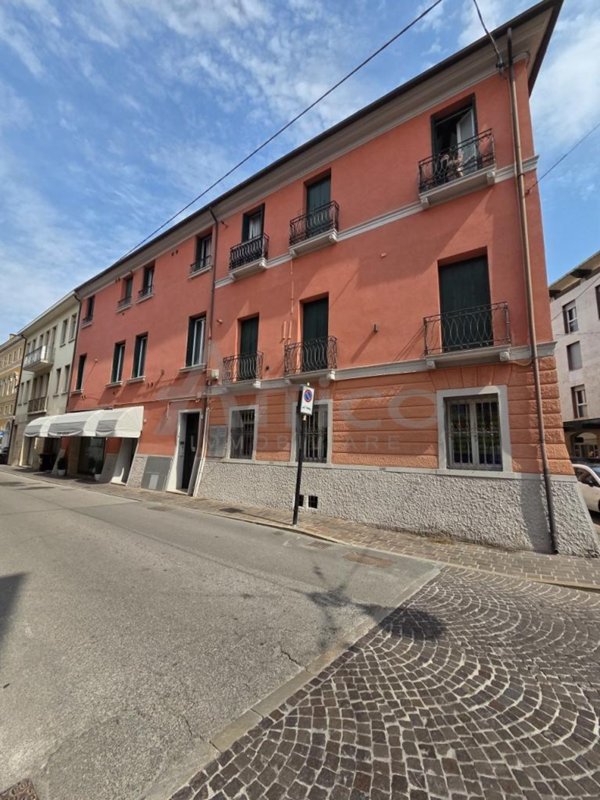 pentavano in vendita a Rovigo in zona Centro Storico