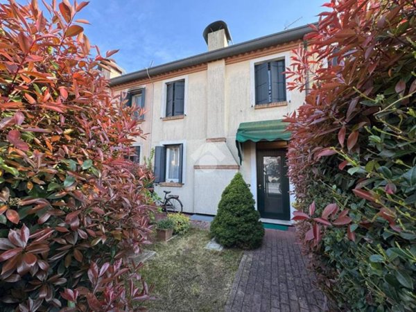 casa indipendente in vendita a Rovigo in zona San Sisto