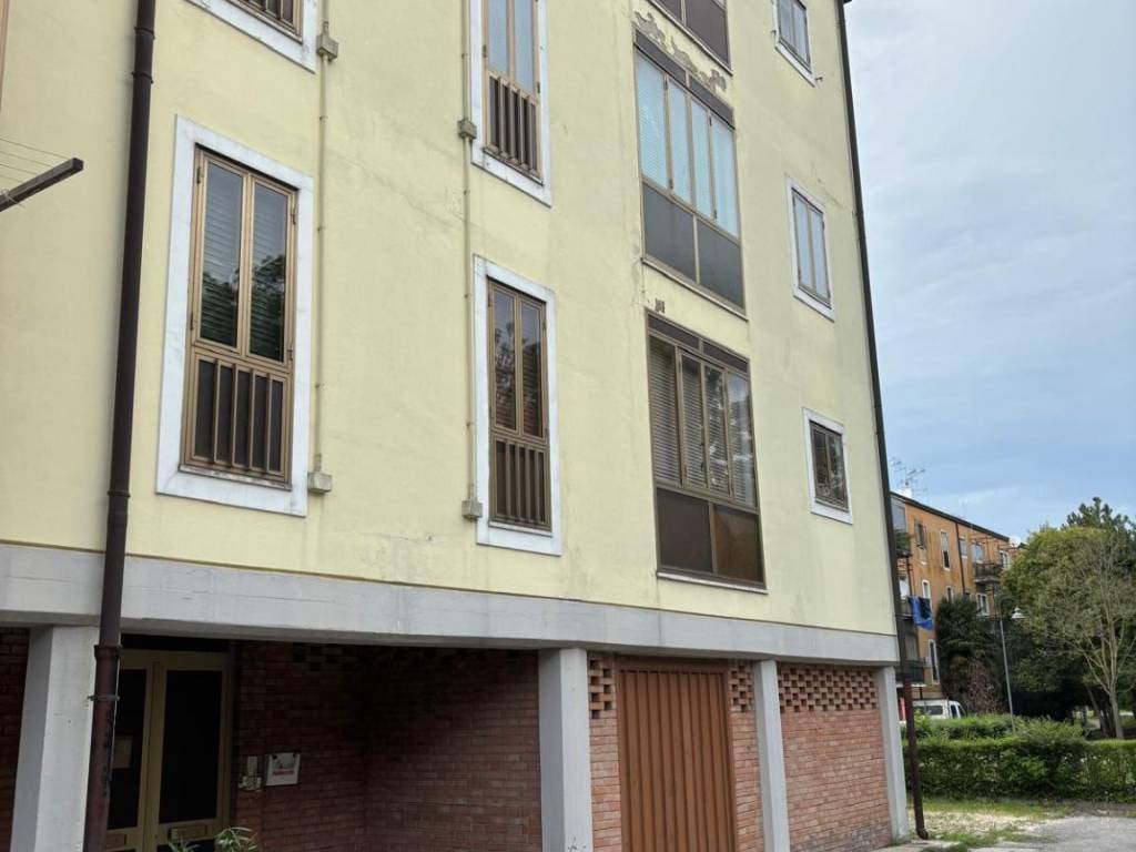 appartamento in vendita a Rovigo in zona Commenda