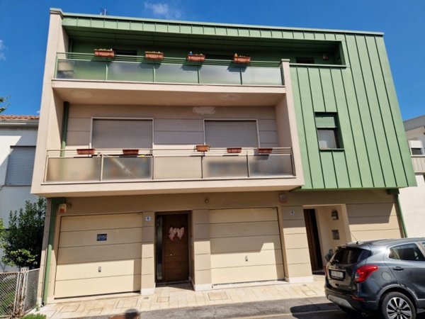 casa indipendente in vendita a Rovigo in zona Centro Storico