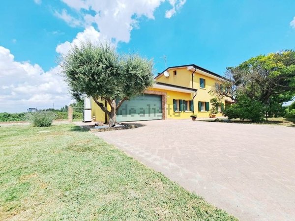 casa indipendente in vendita a Rovigo in zona Centro Storico