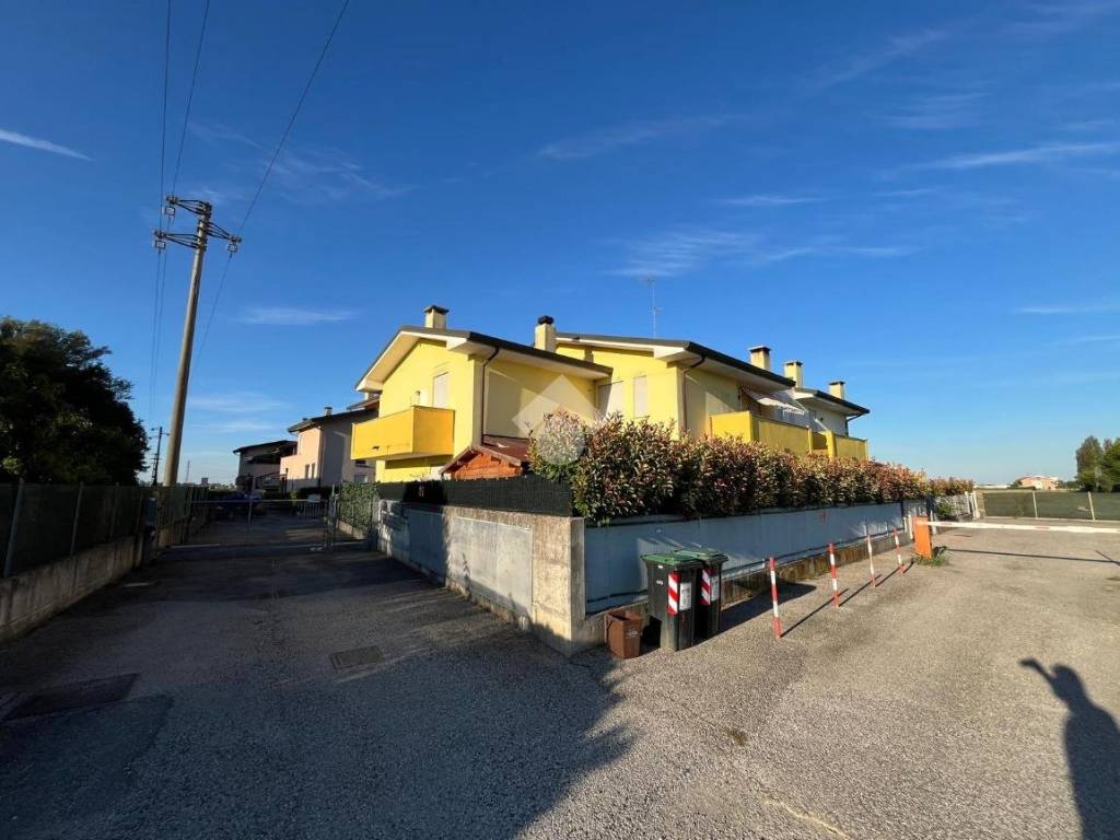 appartamento in vendita a Rovigo in zona Commenda