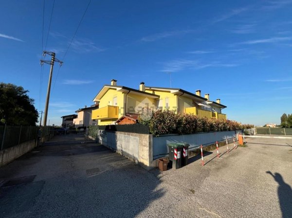 appartamento in vendita a Rovigo in zona Commenda
