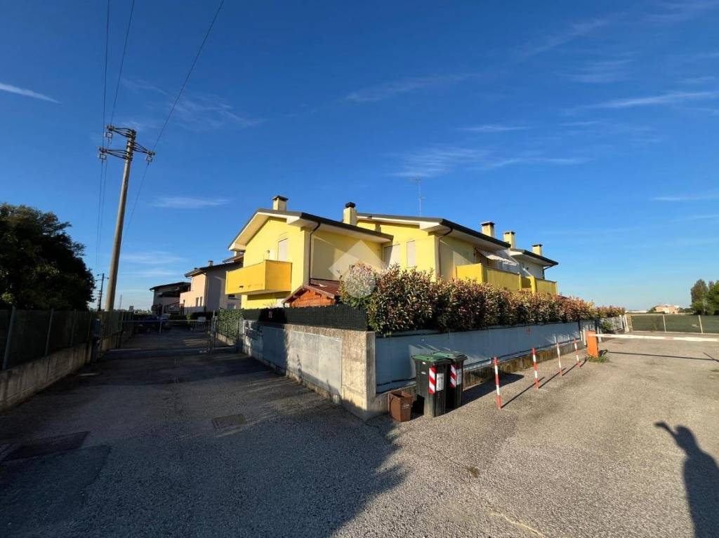 appartamento in vendita a Rovigo in zona Commenda