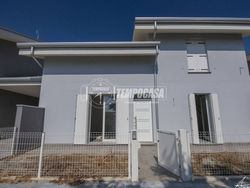 casa indipendente in vendita a Rovigo in zona Tassina