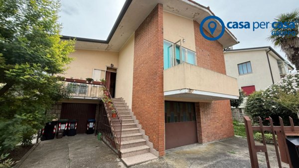 casa indipendente in vendita a Rovigo in zona Centro Storico