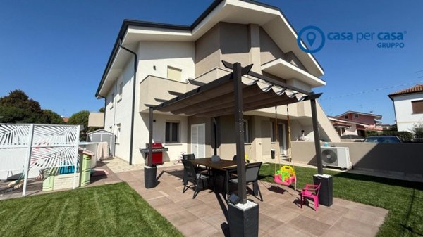 casa indipendente in vendita a Rovigo in zona Centro Storico