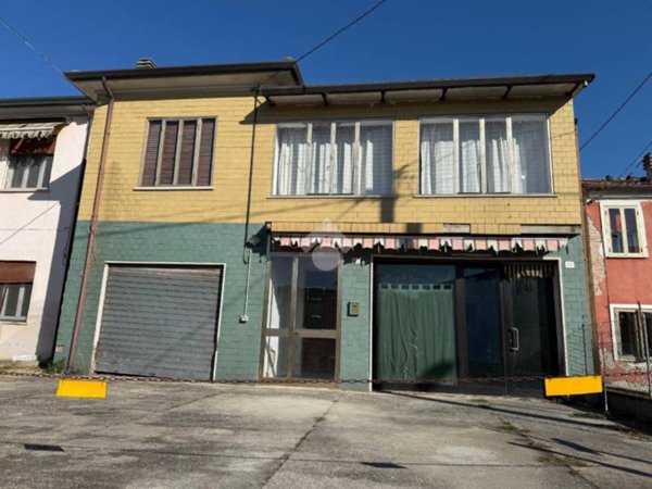 casa semindipendente in vendita a Rovigo in zona Granzette