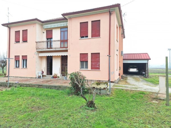 casa indipendente in vendita a Rovigo in zona Roverdicrè