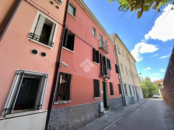 casa indipendente in vendita a Rovigo in zona Commenda