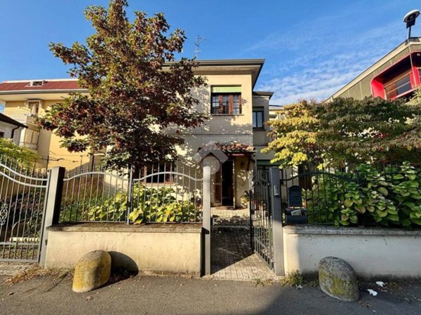 casa indipendente in vendita a Rovigo in zona Centro Storico