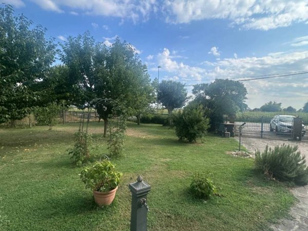 casa indipendente in vendita a Rovigo in zona Roverdicrè