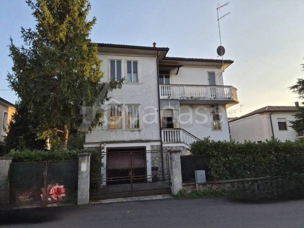 casa indipendente in vendita a Rovigo in zona Centro Storico