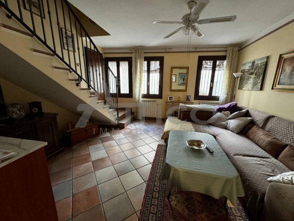 casa indipendente in vendita a Rovigo in zona Centro Storico