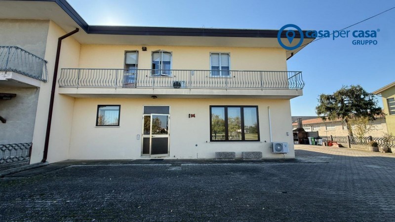 casa indipendente in vendita a Rovigo in zona Centro Storico