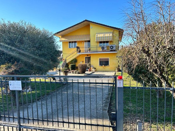 casa indipendente in vendita a Rovigo in zona Mardimago