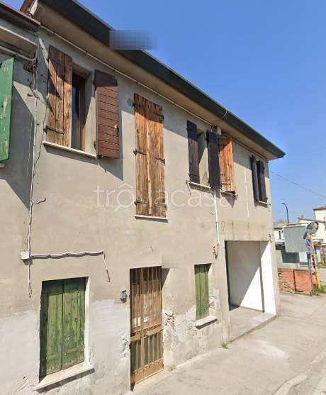 casa indipendente in vendita a Rovigo in zona Sant'Apollinare