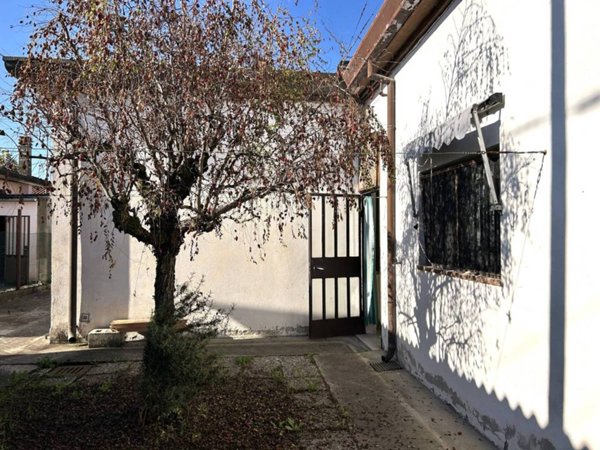 casa indipendente in vendita a Rovigo in zona Centro Storico