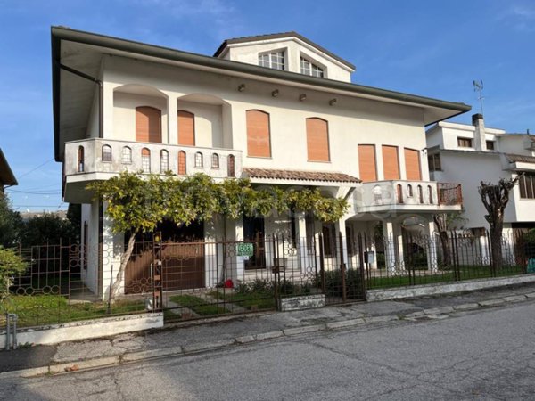 casa indipendente in vendita a Rovigo