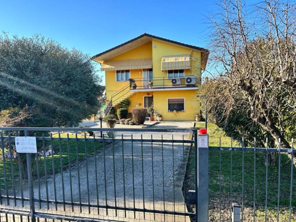 casa indipendente in vendita a Rovigo in zona Mardimago