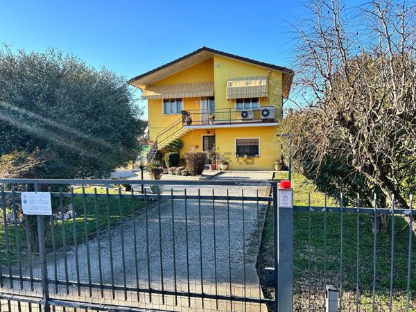 casa indipendente in vendita a Rovigo in zona Mardimago