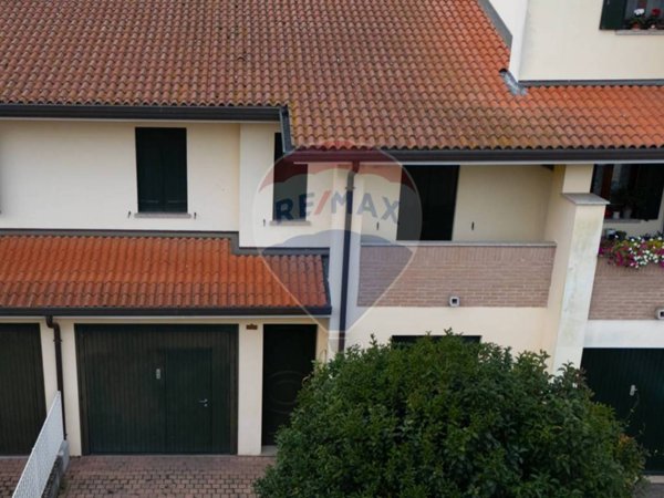 casa indipendente in vendita a Rovigo in zona Roverdicrè