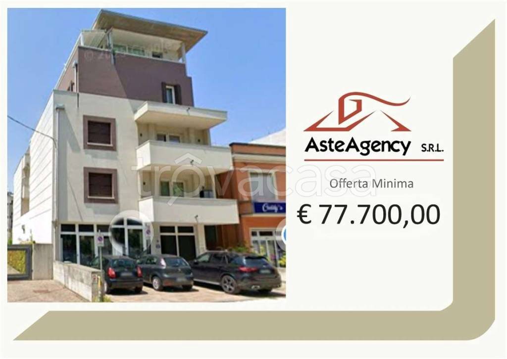 negozio in vendita a Rovigo