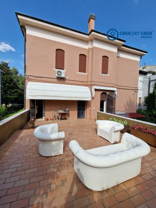 casa indipendente in vendita a Rovigo in zona Centro Storico