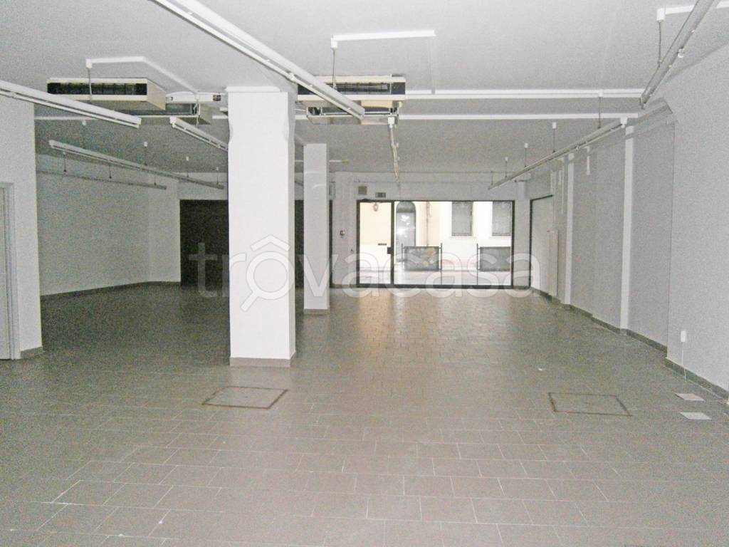 negozio in vendita a Rovigo