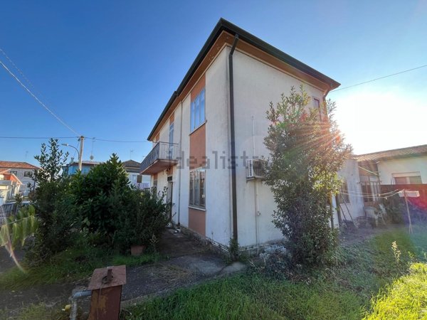 casa indipendente in vendita a Rovigo in zona San Pio X
