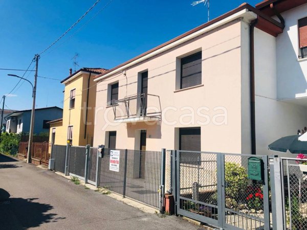 casa indipendente in vendita a Rovigo in zona Centro Storico