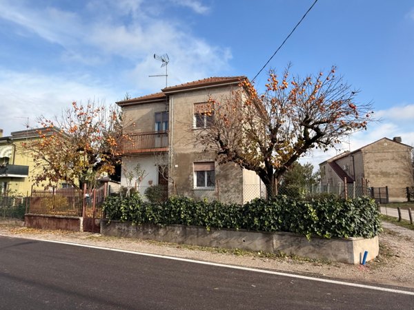 casa indipendente in vendita a Rovigo in zona Centro Storico