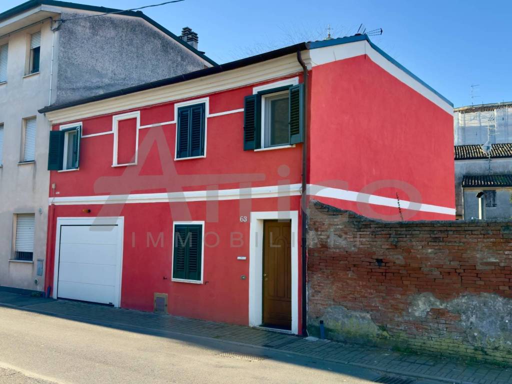 casa indipendente in vendita a Rovigo in zona Centro Storico