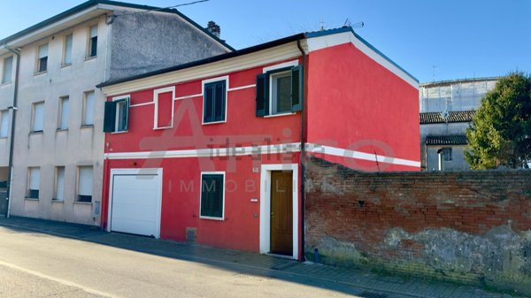 casa indipendente in vendita a Rovigo in zona Centro Storico