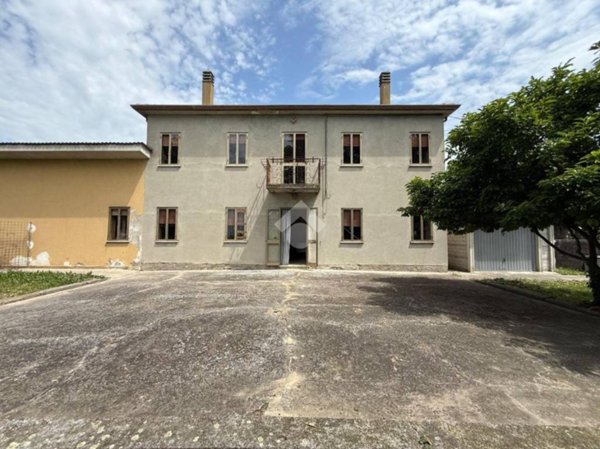 casa indipendente in vendita a Rovigo in zona Mardimago
