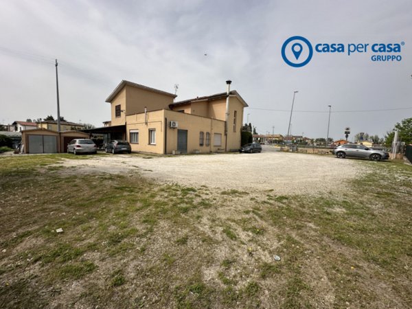 casa indipendente in vendita a Rovigo in zona Granzette
