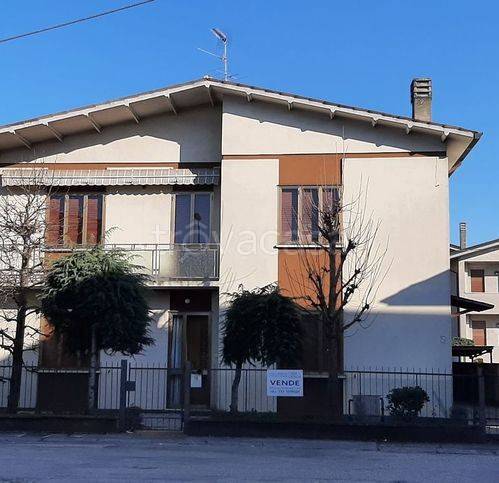 casa indipendente in vendita a Rovigo in zona Borsea