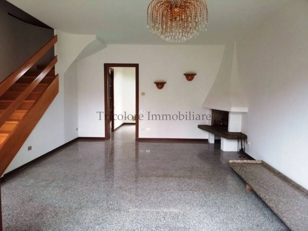 casa indipendente in vendita a Rovigo in zona Commenda