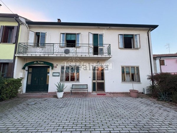 casa indipendente in vendita a Rovigo in zona Sarzano/Cantonazzo